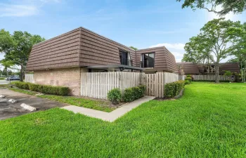 001-102410thLane-PalmBeachGardens-FL-334