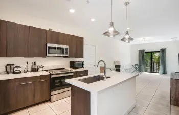4725-Northwest-85th-Ave-43-Doral-FL-3316