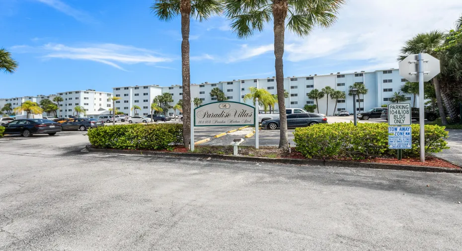 001-108ParadiseHarbourBoulevard-107-Nort