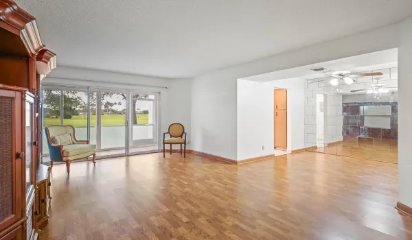 LIVING/DINING