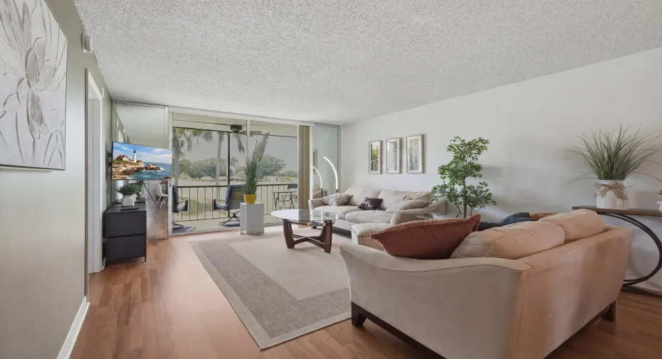 1. Living Room Balcony USE