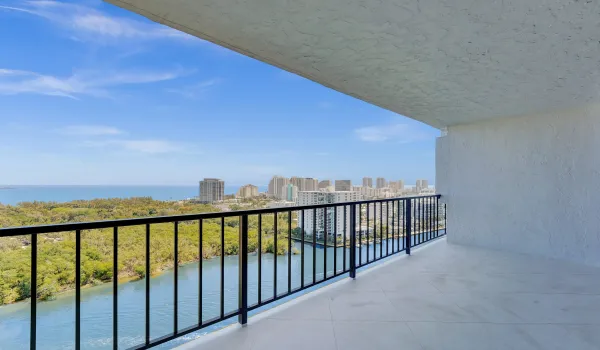 Amazing views of the ocean, Intracoastal and Bonnet House