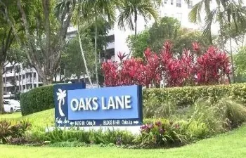 BEAUTIFUL, QUIET OAKS LANE