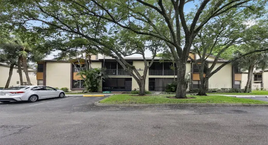 1000380956