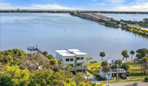 42-web-or-mls-1809-riverview-dr