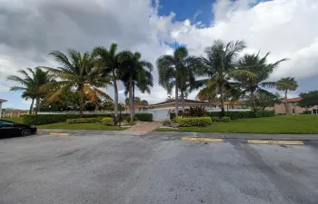 10036 POOL & CLBHS