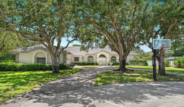 3 Loggerhead Ln