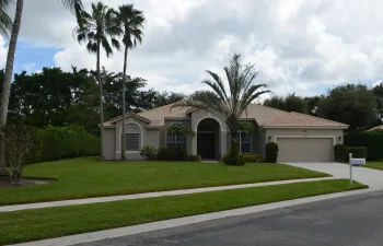 Olmstead Dr - Exterior