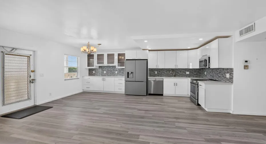 Kitchen/Living Area