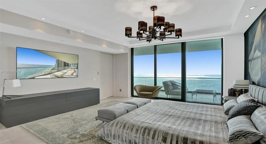 MASTER'S BEDROOM