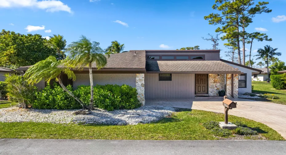 1-web-or-mls-7811 Beechfern Cir-1