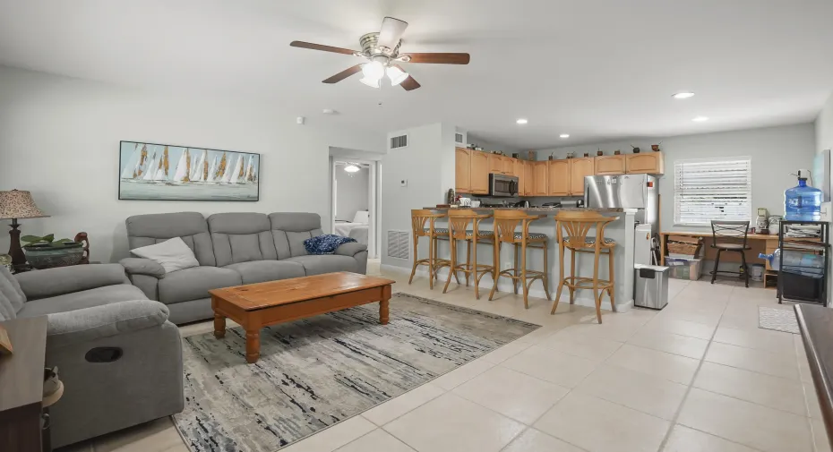 05 Living Room 01