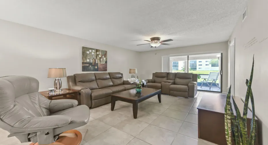 09 Living Room 05