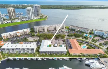 YHL Condo-water & breezes