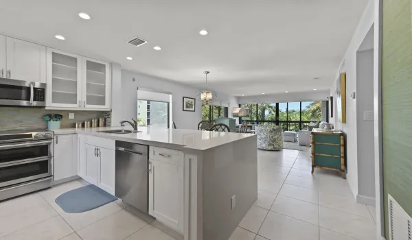 09 Kitchen 01