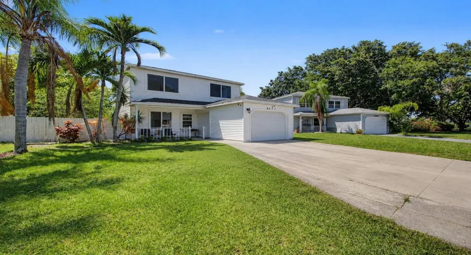 4675 lakeside circle-front