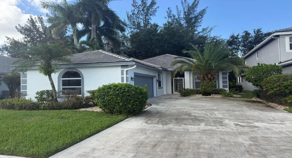 FRONT OF HOUSE