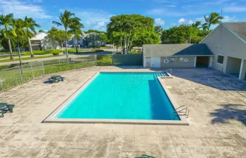 PRIVATE COMMUNITY POOL WITHIN WALKING DISTANCE
