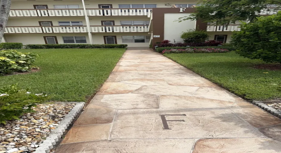 02_BUILDING_ENTRY