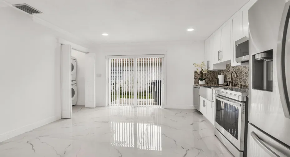 3421 NE 5th AVE-9