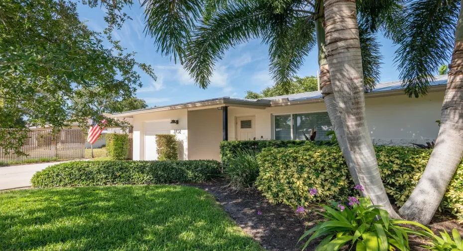 © Clark-2702 SW 6th Street-050