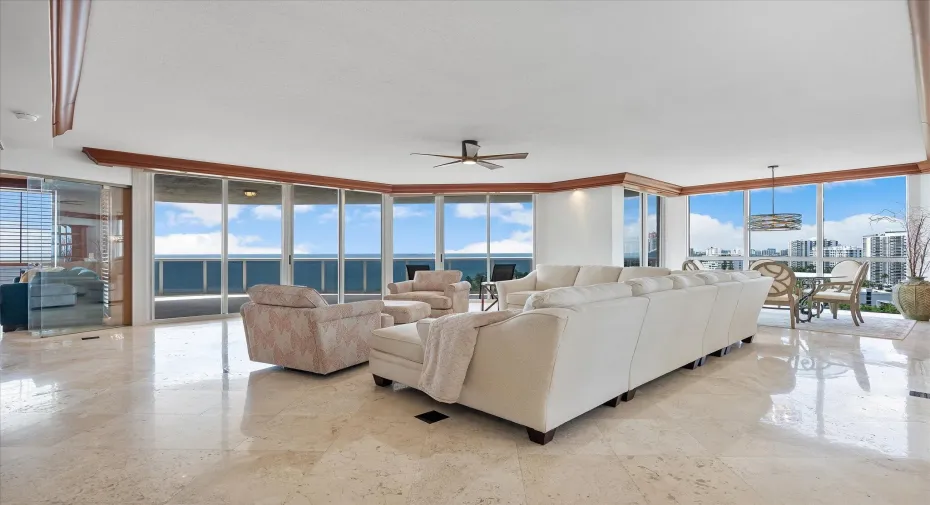 06-3100 N Ocean Blvd apt 1210_006