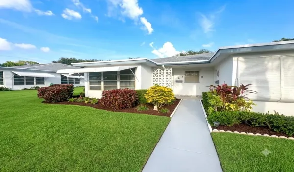 Front view of corner villa 3