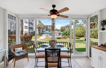 Lanai & Bar