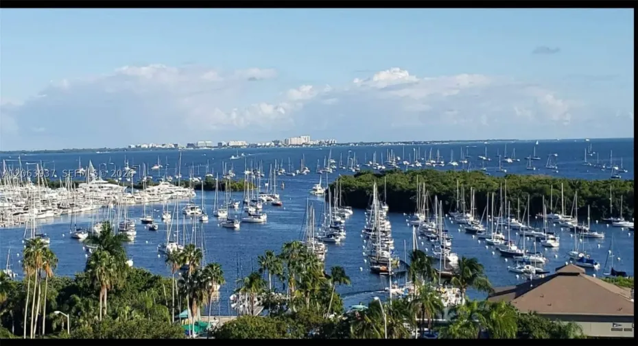 Beautiful Dinner Key Marina, Coconut Grove, Walking Distance From Property