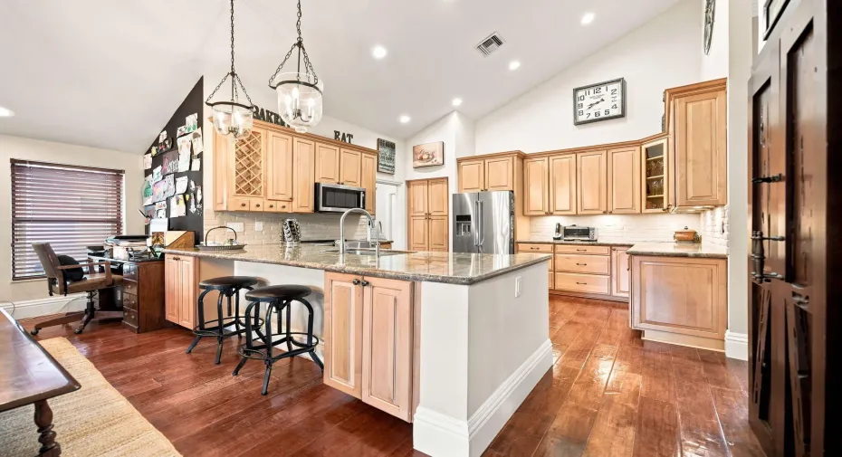 13-web-or-mls-23161-lermitage-cir