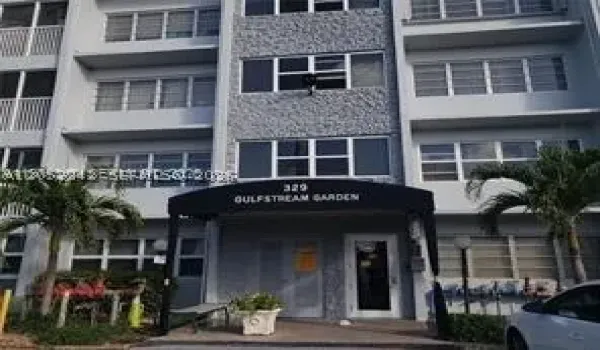Pool side entrance