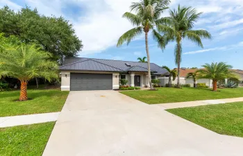 Non-HOA Pool home w/ all new landscaping