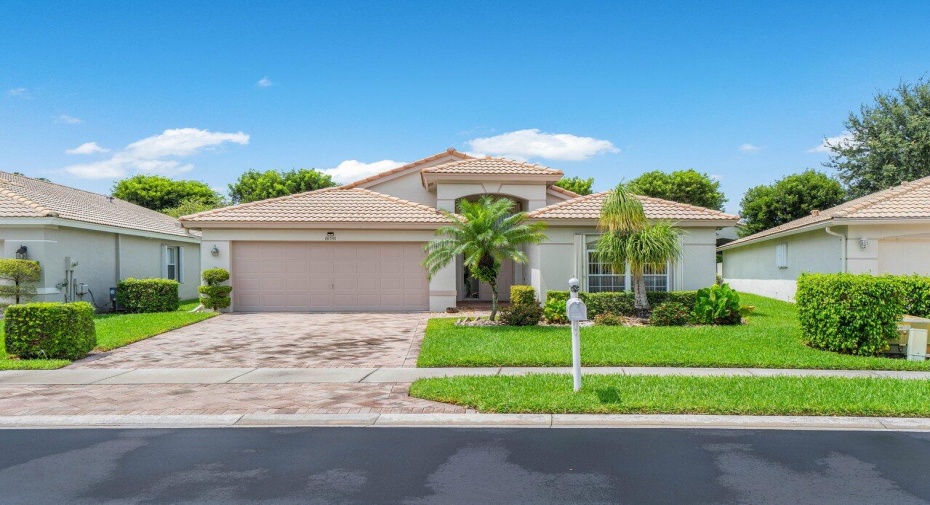 10591 Sunset Isles Court Unit 1, Boynton Beach, Florida 33437, 3 Bedrooms Bedrooms, ,2 BathroomsBathrooms,Single Family,For Sale,Sunset Isles,RX-10915960