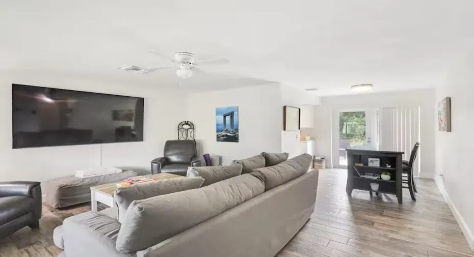 1519 Treemont 1