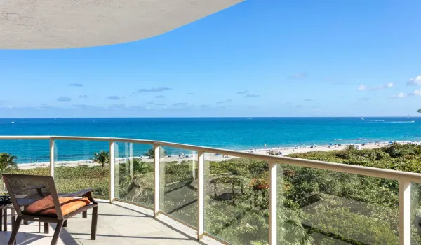 6ab large balcony east