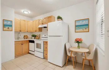 Virtually Staged Eat-In Kitchen