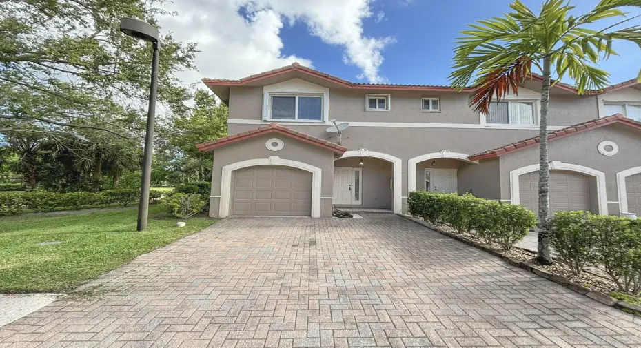3118 Coral Ridge Dr_003