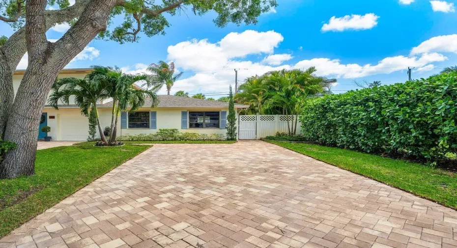 003-2101NorthPalmCircle-NorthPalmBeach-F