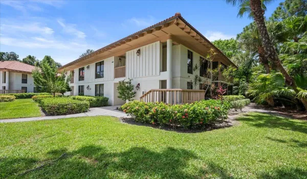 Welcome to 221 Brackenwood Terrace