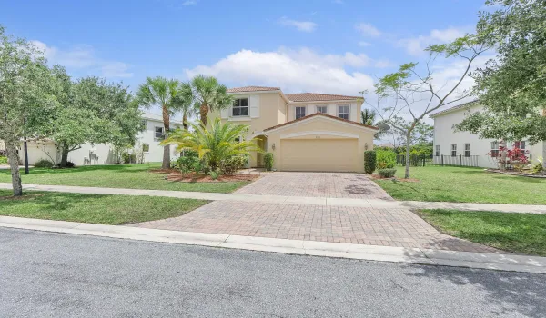 2392 Bellarosa Cir_001