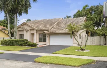 761 Greenbriar Ave, Davie, FL 33325 - 00
