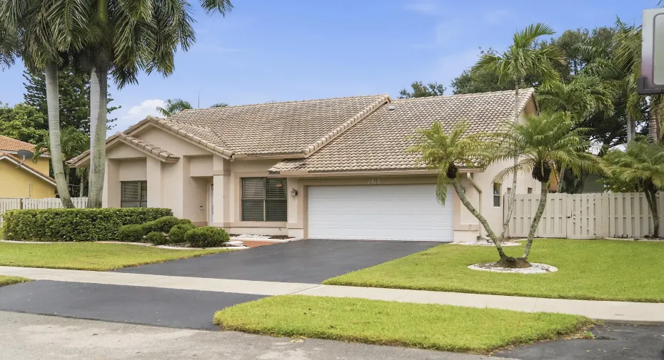 761 Greenbriar Ave, Davie, FL 33325 - 00