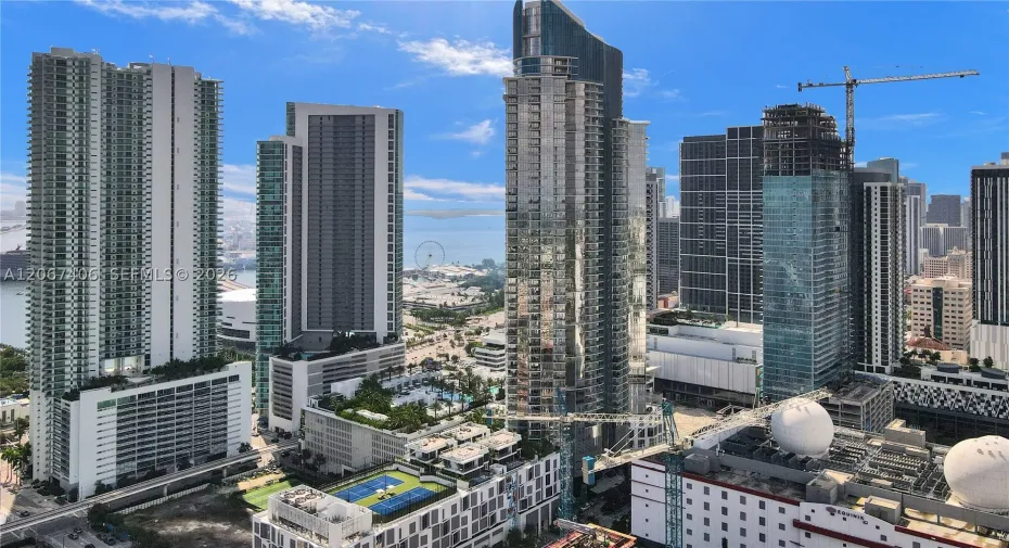 Just Listed Stunning unit in the heart of Downtown Miami by Andrea Guzman