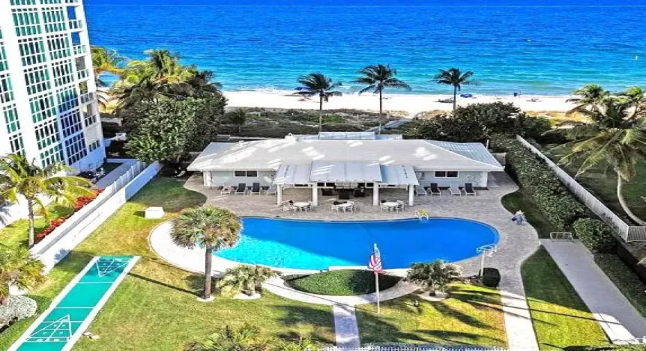 Pool/beach
