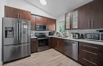 9-web-or-mls-6530-hayes-st