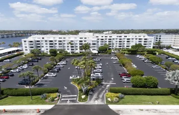 © Clark-2840 S Ocean BLVD 517-037