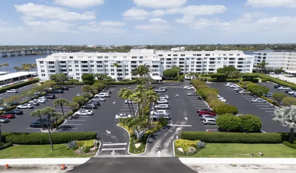 © Clark-2840 S Ocean BLVD 517-037