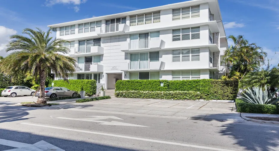 401 Peruvian Avenue