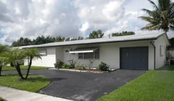 2955 NW 73 Ave