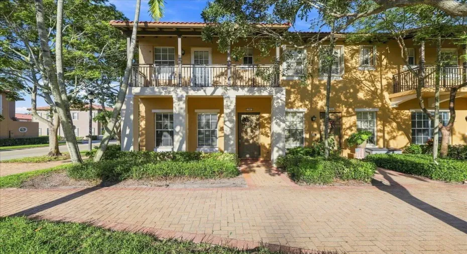 01-8I8A_9523